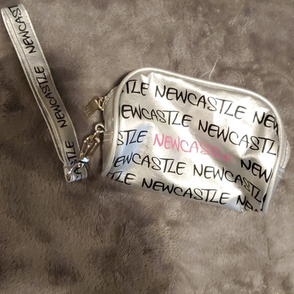 Robin Ruth 'Newcastle' Wristlet Bag - Picture 2 of 4